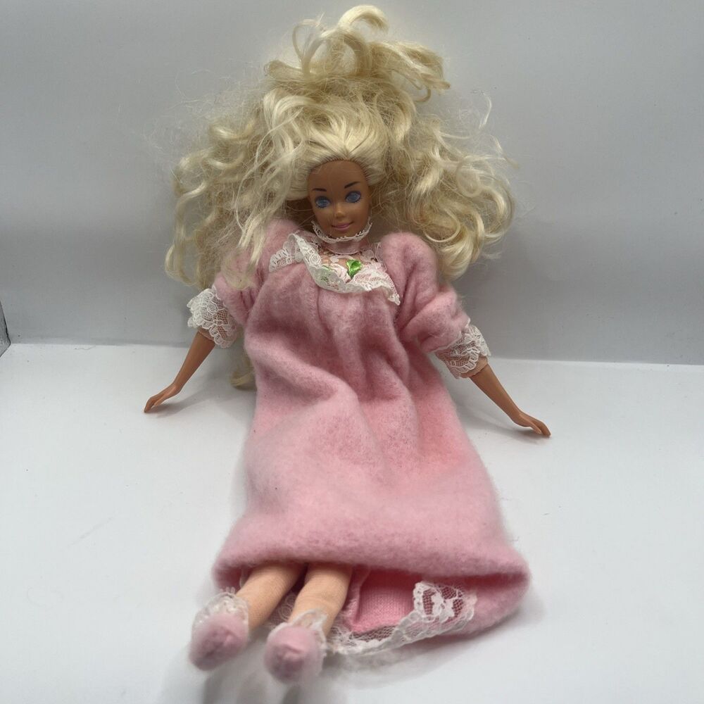 Vintage Barbie 1994 SLUMBER PARTY BARBIE Soft Body Doll 12696 Sleep (B1)